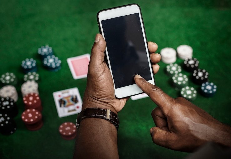 Meja American Roulette langsung dengan dealer dan roda kasino